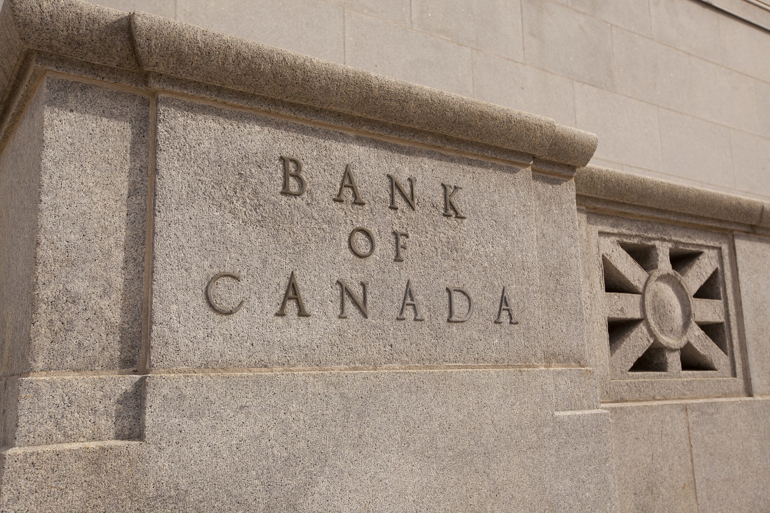 La Banque du Canada garde inchangé son taux directeur à 0,5%