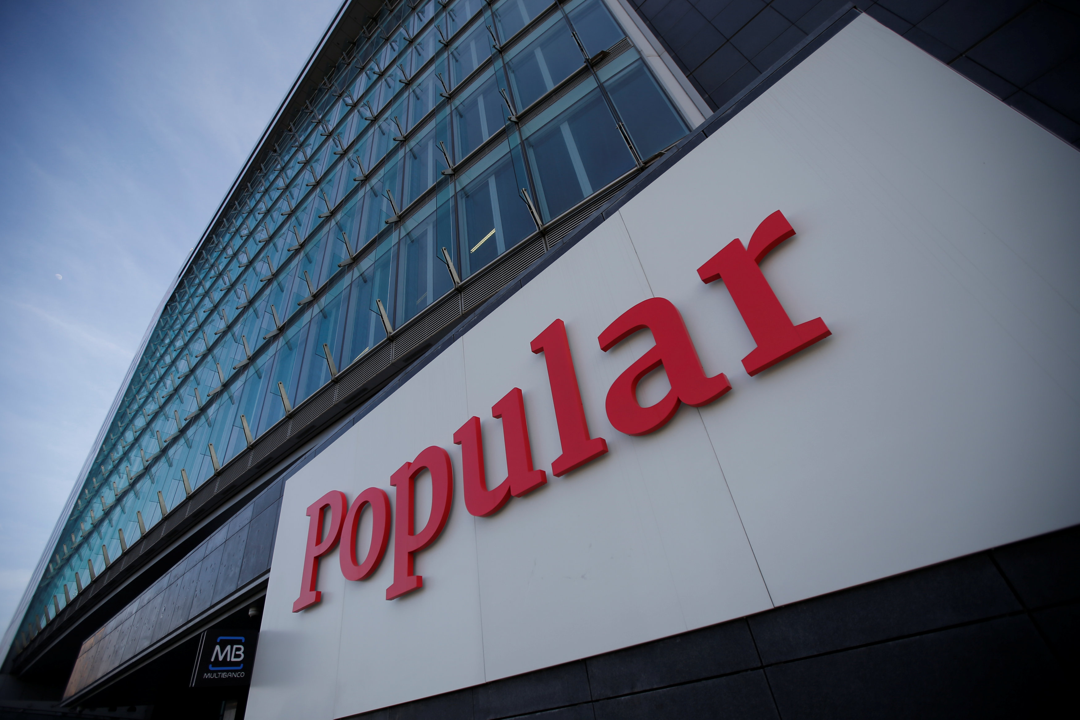 Santander rachète Popular pour 1 euro et augmente son capital