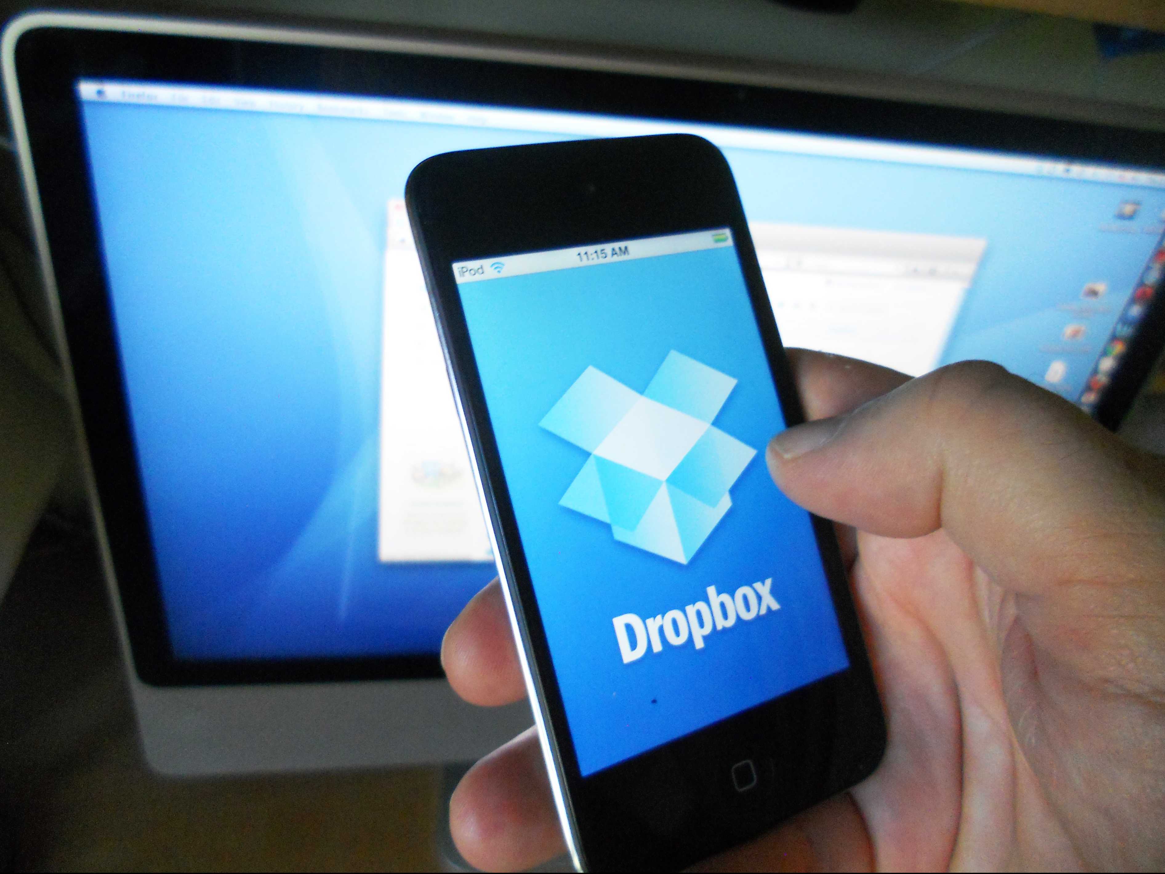 Dropbox recrute des banquiers pour une entrée en Bourse