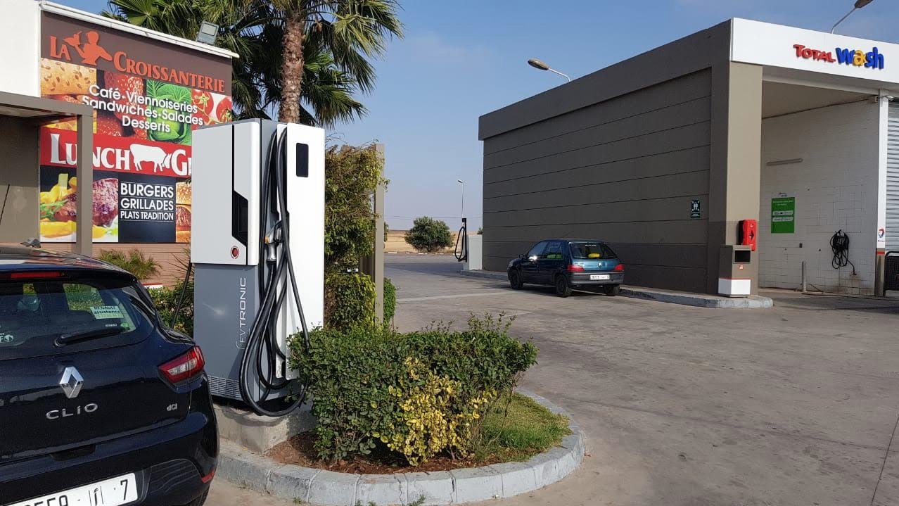 Total Maroc équipe 15 stations-service de bornes de recharge pour véhicules électriques