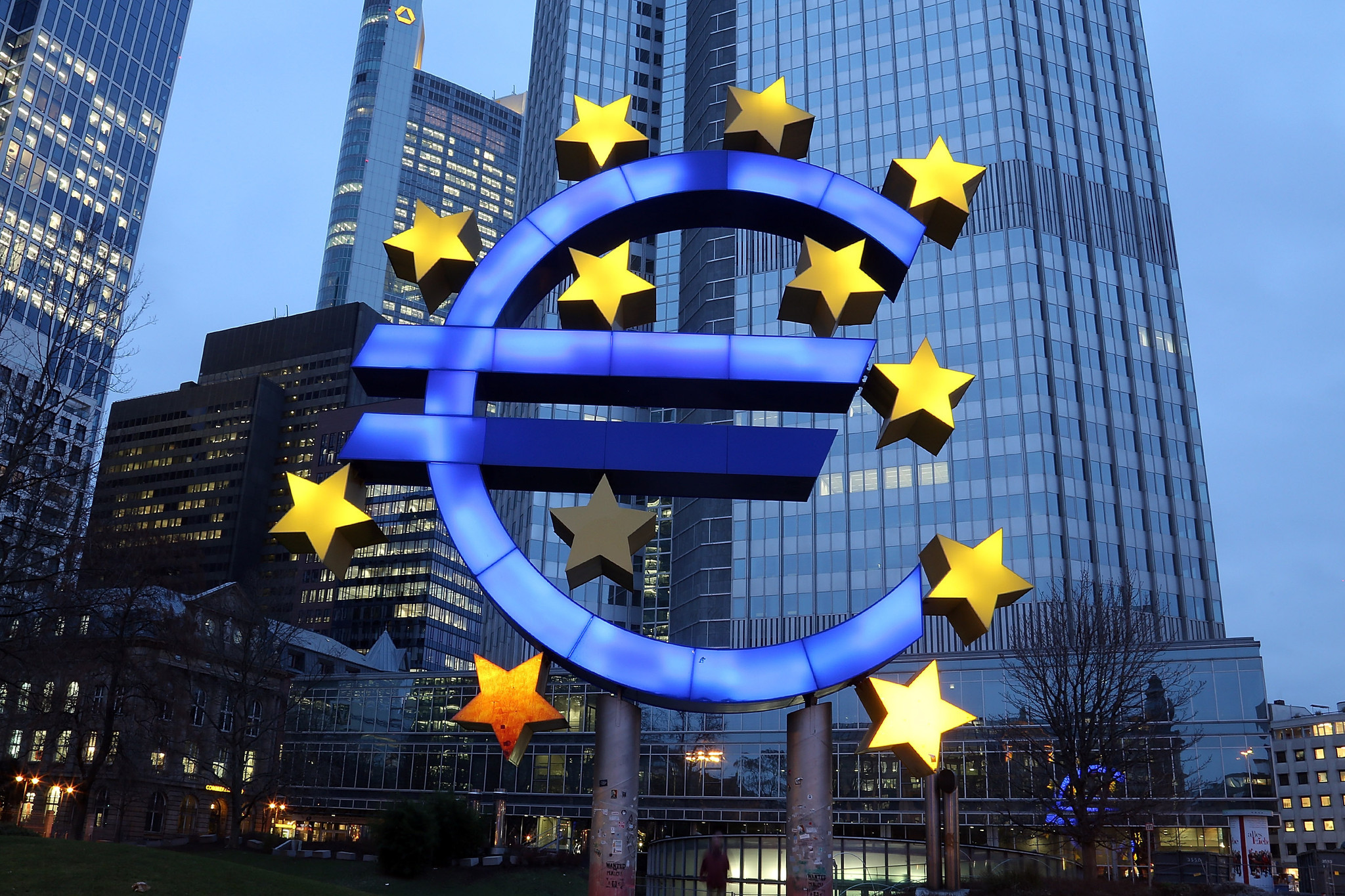 La BCE avertit d'un risque de contagion de l'Italie