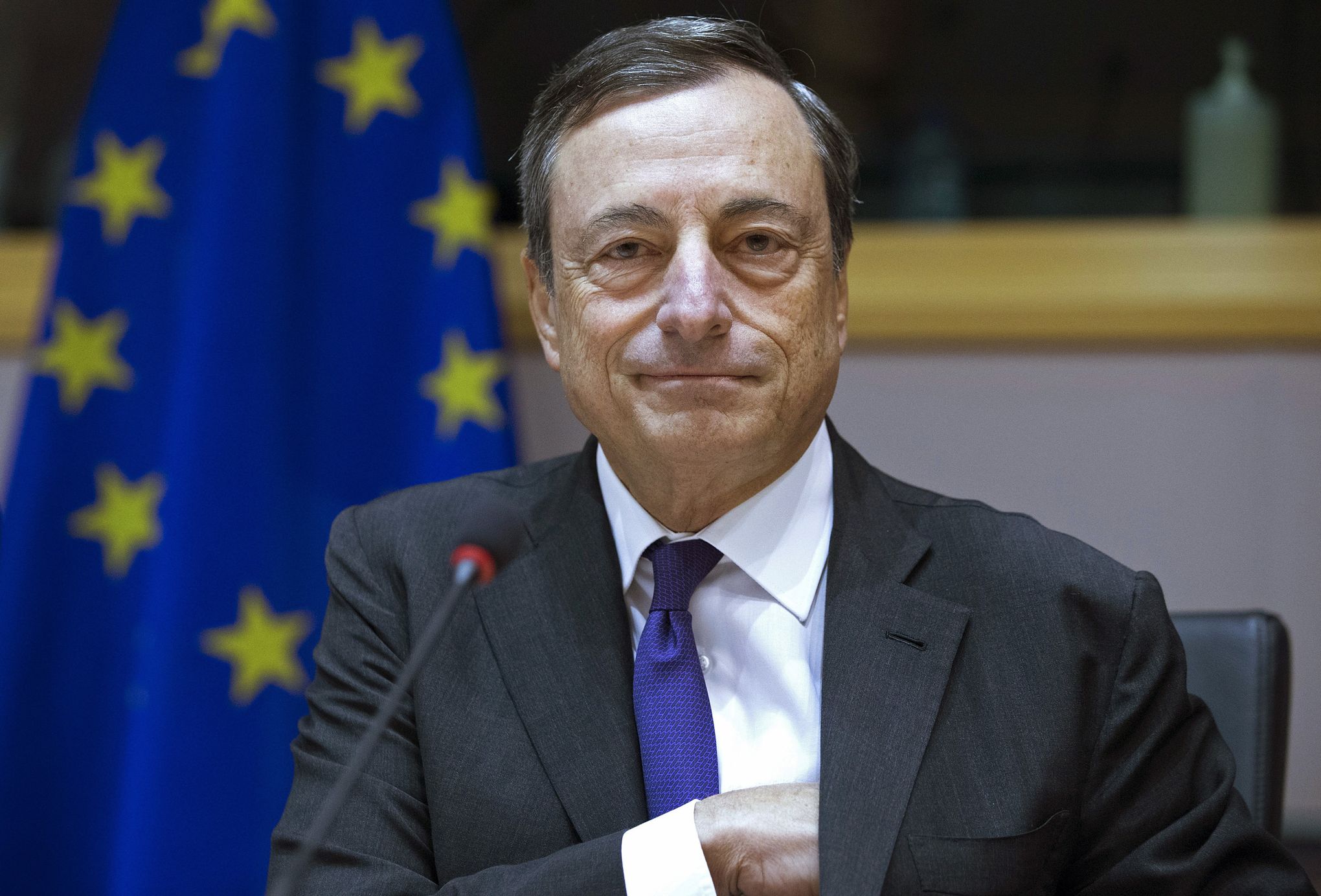BCE: Draghi prépare son départ sur fond de discorde