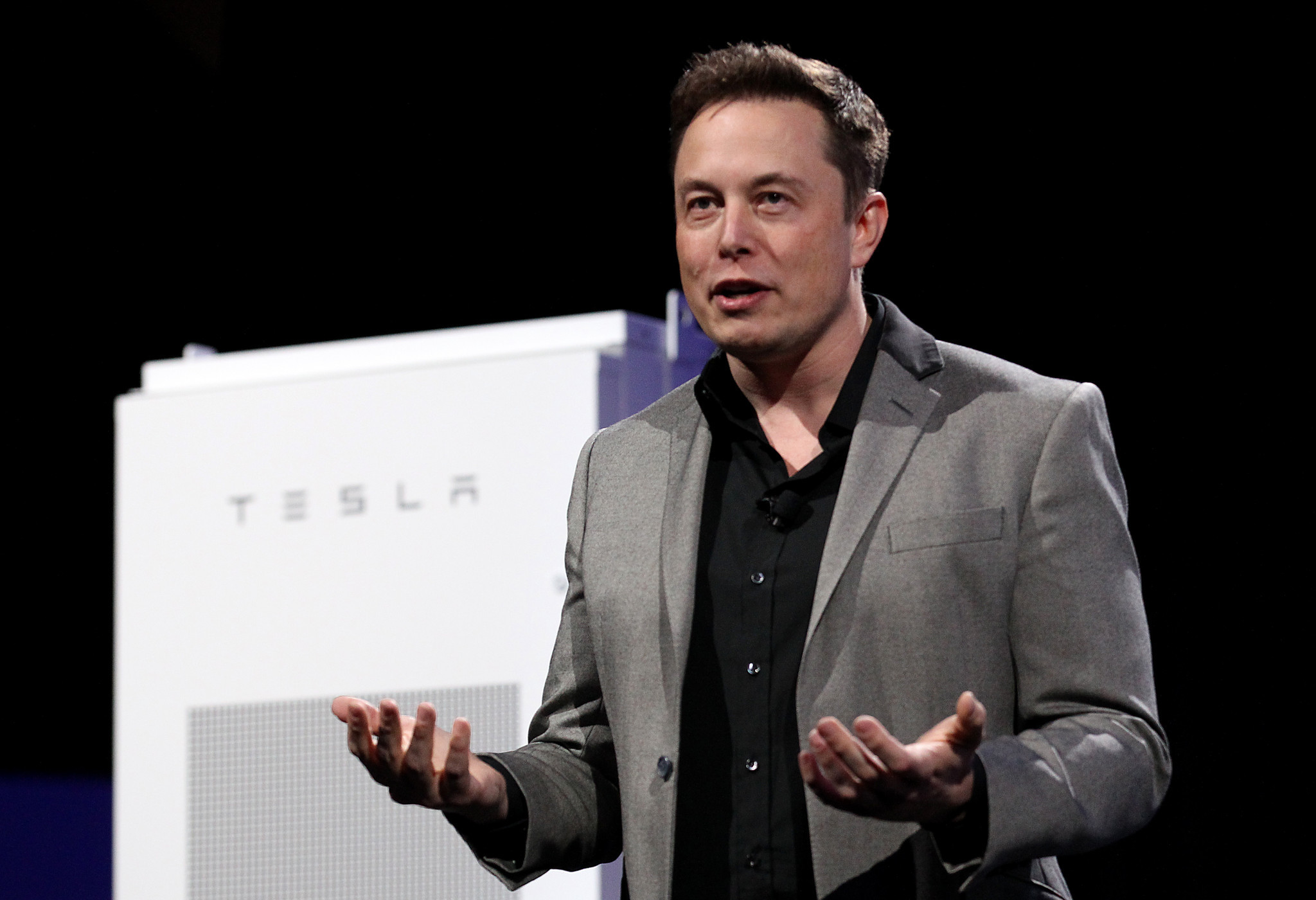 La valeur de Tesla perd 50 milliards de dollars malgré la promesse d'une batterie moins chère