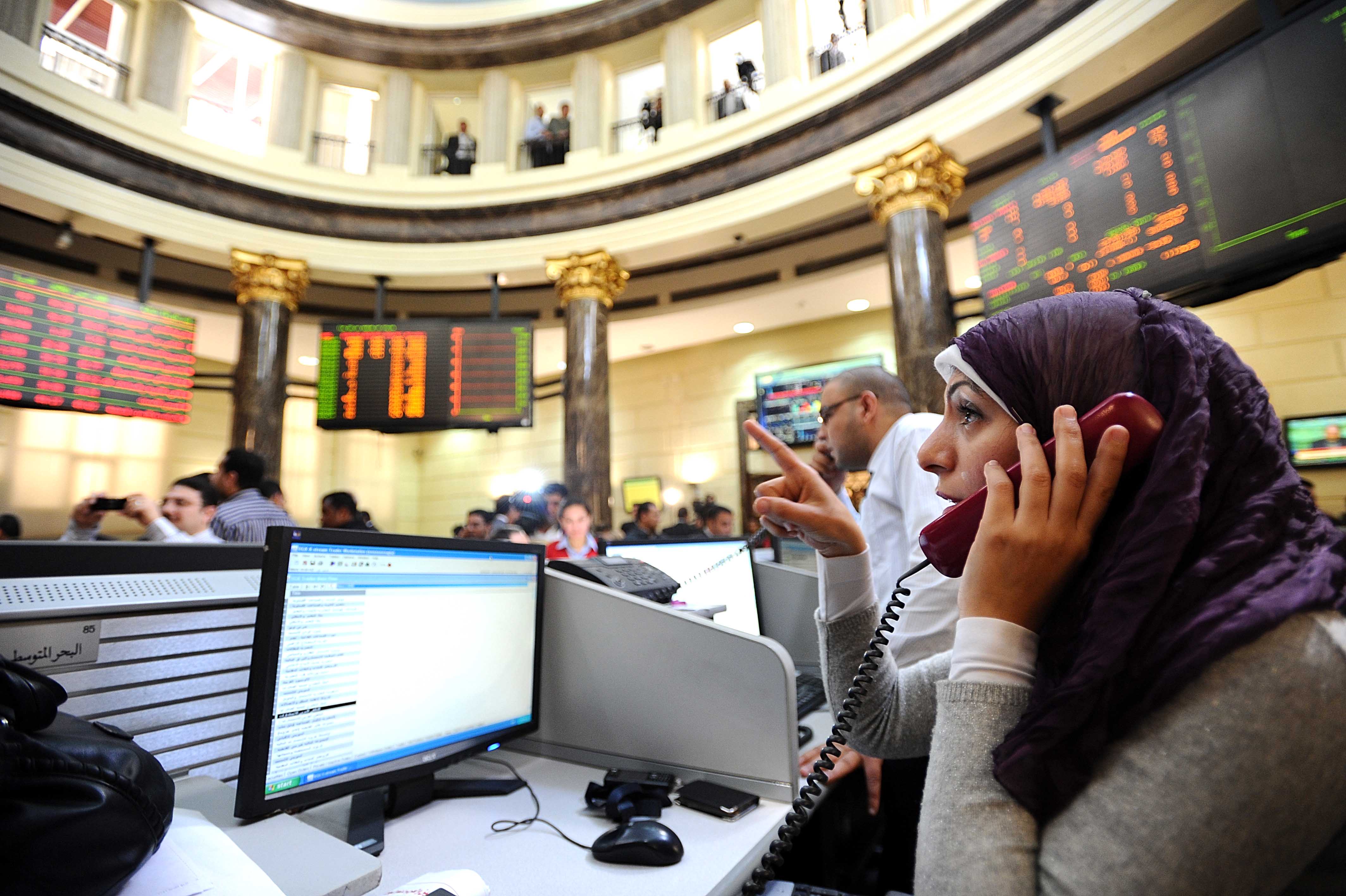 Egypte: la livre dévaluée de près de 50% pour répondre aux critères du FMI